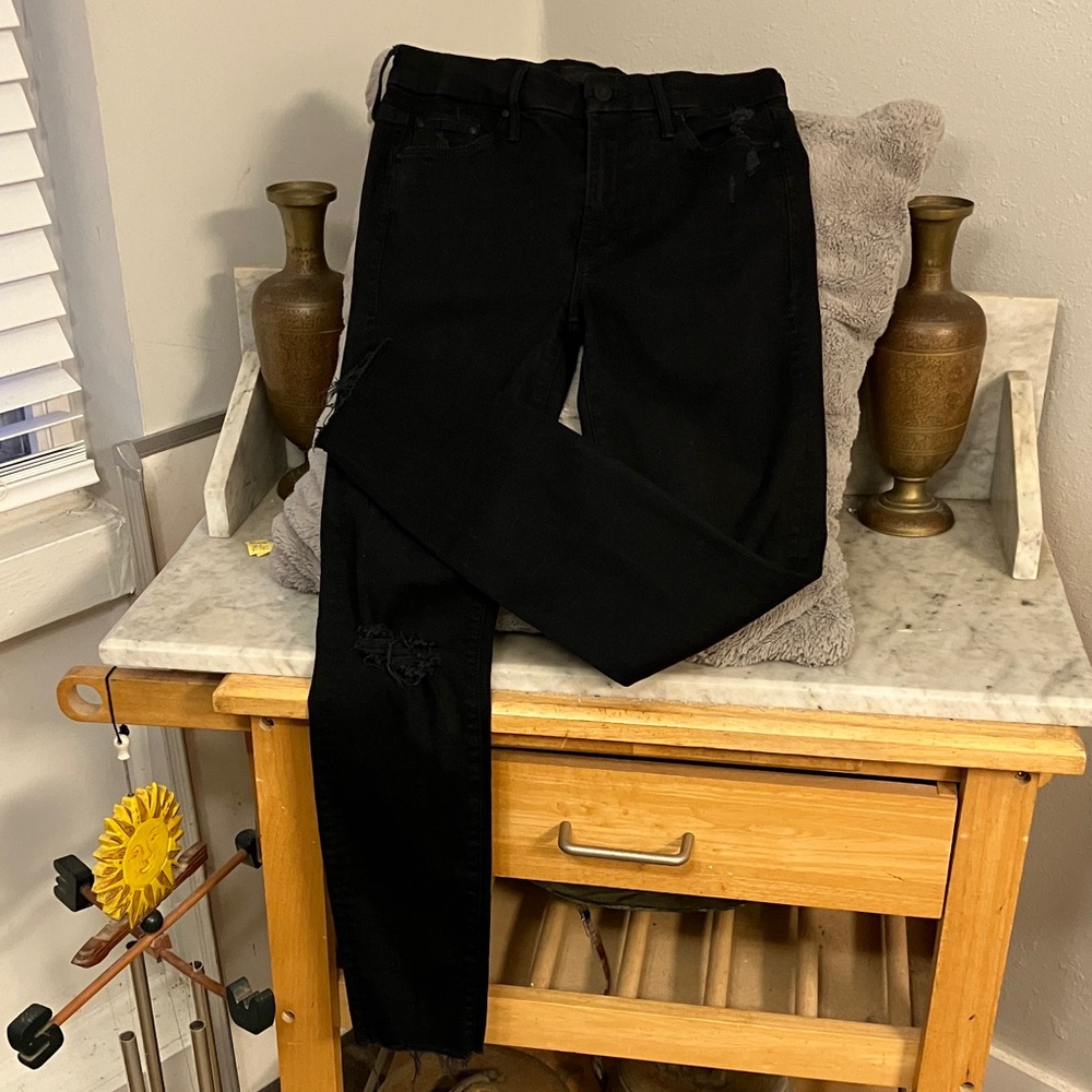 MOTHER Women's Black Distressed Skinny Jeans Fabulous Fray Bottom 28!!